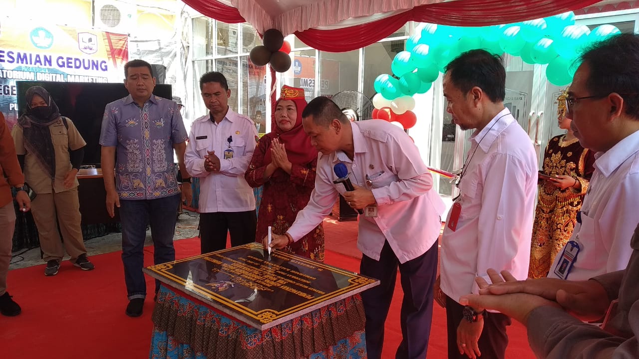 SMK Negeri 2 Palangka Raya Resmikan Gedung Laboratorium Digital Marketing