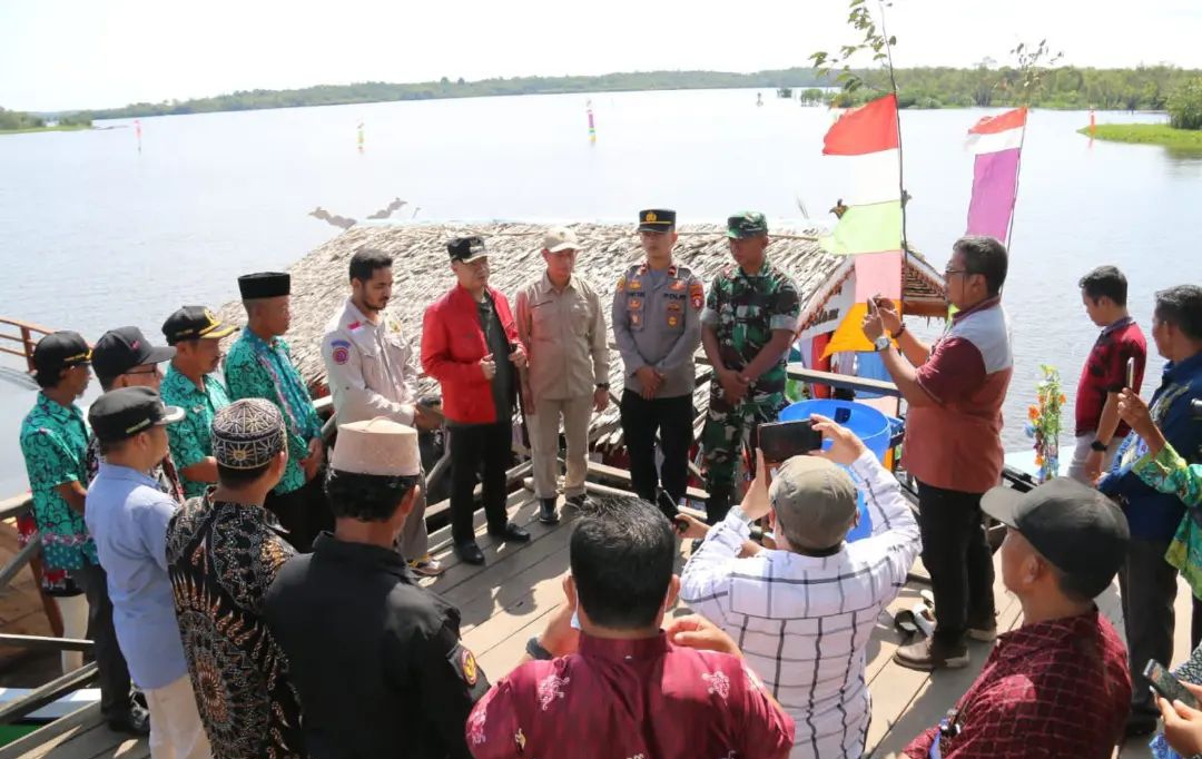 Objek Wisata Alam Teluk Sebongkok Desa Danau Sembuluh Resmi Dibuka