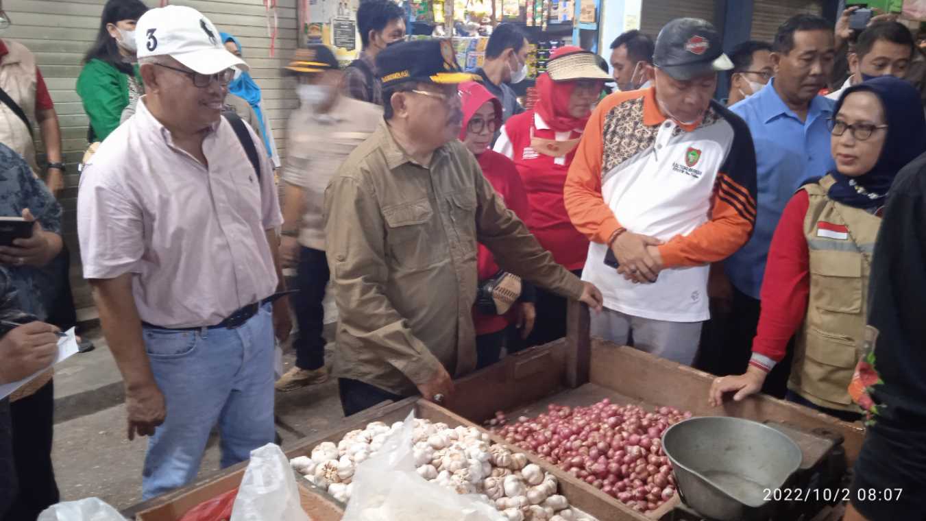 Sekda Kalteng Sidak Harga dan Stok Bahan Pangan Di Sejumlah Titik