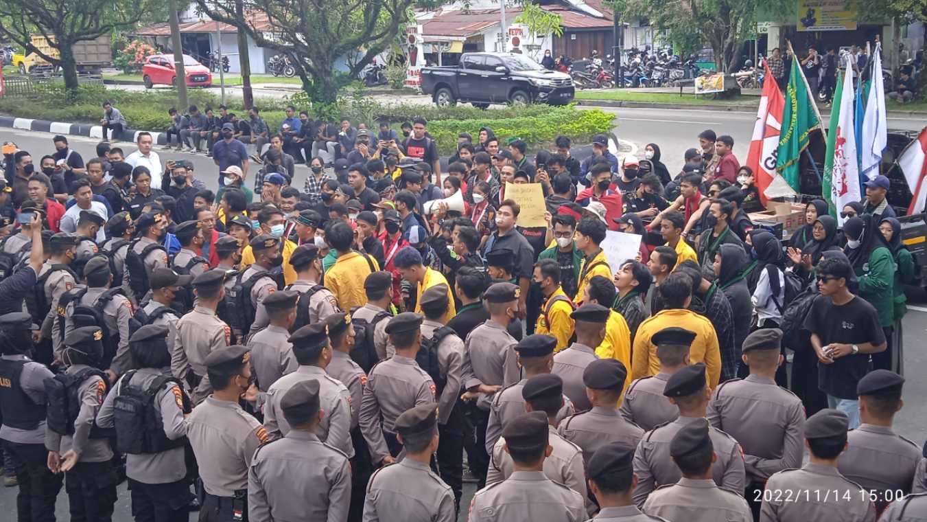 Geram Kembali Demo Gubernur Kalteng Ke-3 Kalinya, Masih Ada Dorongan