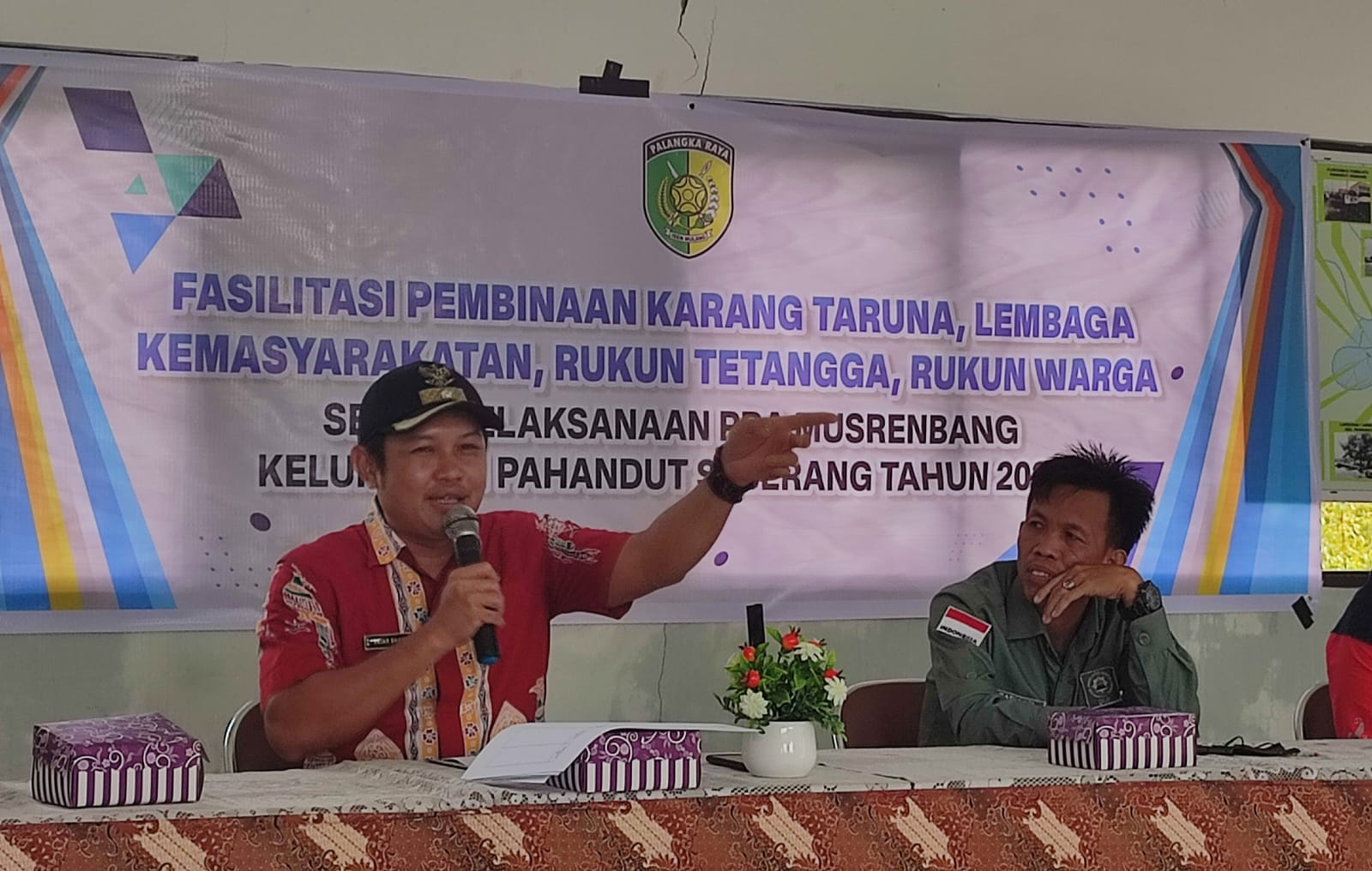 Kelurahan Pahandut Seberang Laksanakan Pembinaan LKK dan Karang Taruna