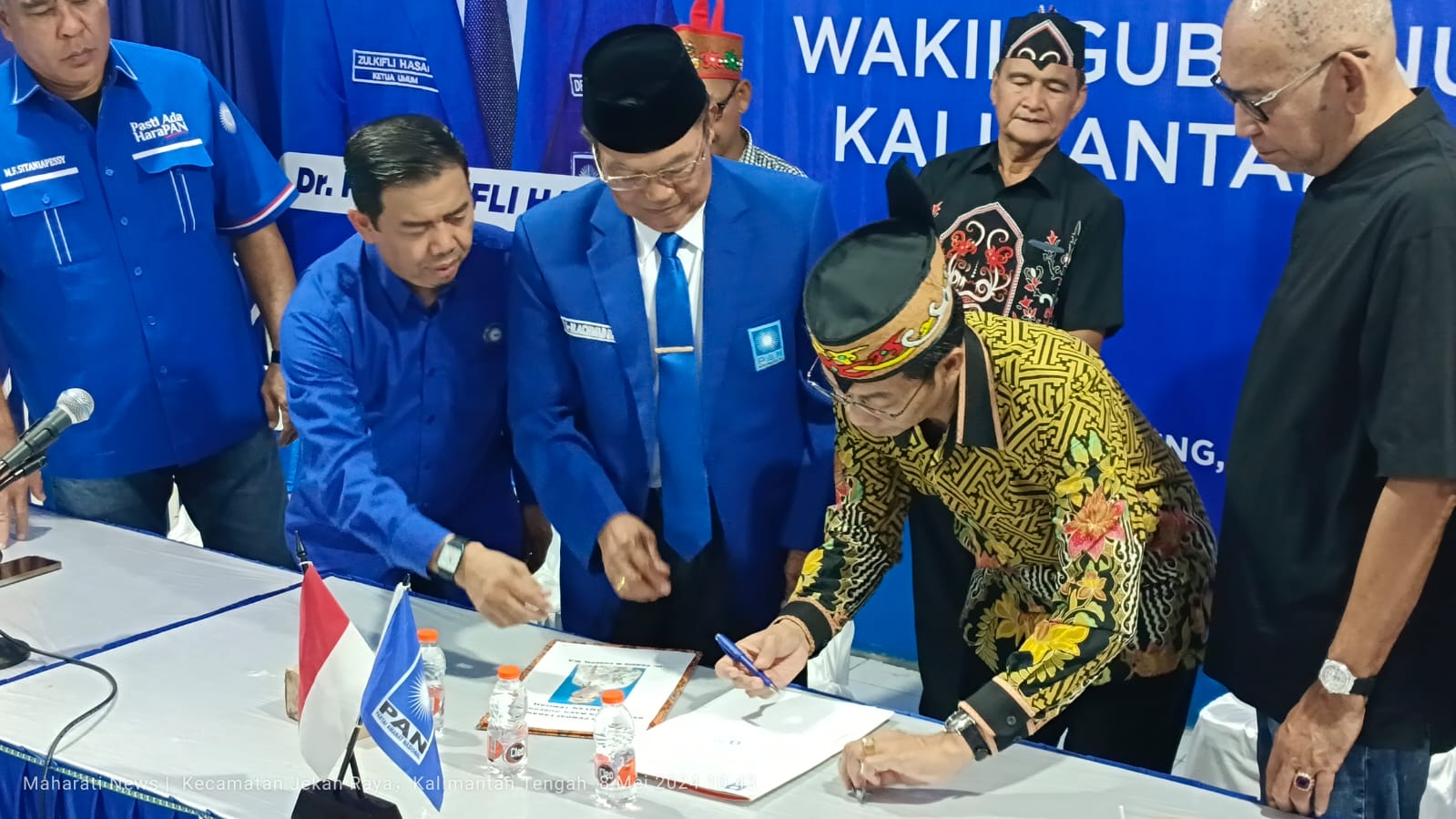 Perdie M Yoseph Serahkan Berkas Calon Wakil Gubernur ke Partai Amanat Nasional