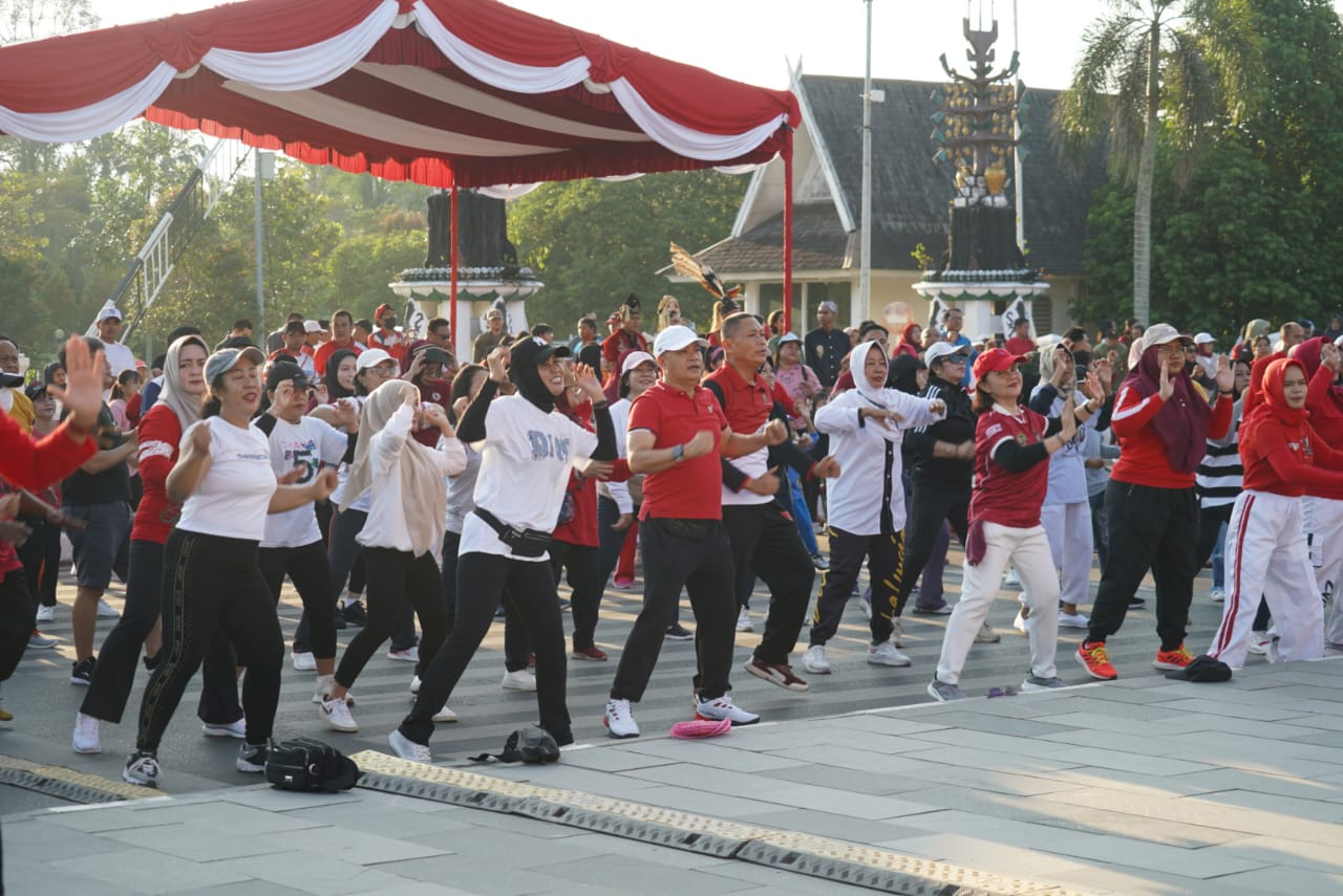 Semarak Kemerdekaan: Pemprov Kalteng Bagikan Puluhan Ribu Bendera Merah Putih