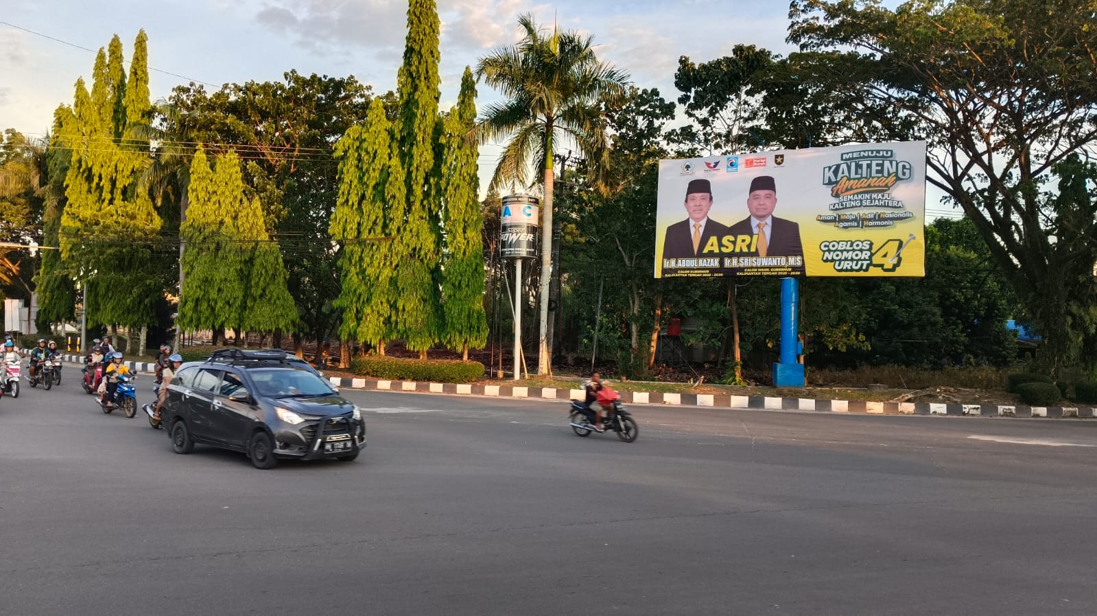 Pasangan ASRI “Diduga” Mulai Kampanye Lebih Awal: APK Terpasang di Bundaran Burung