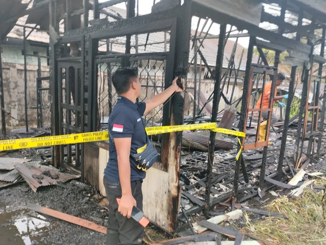 Diduga Korsleting Listrik, Rumah di Palangka Raya Ludes Terbakar