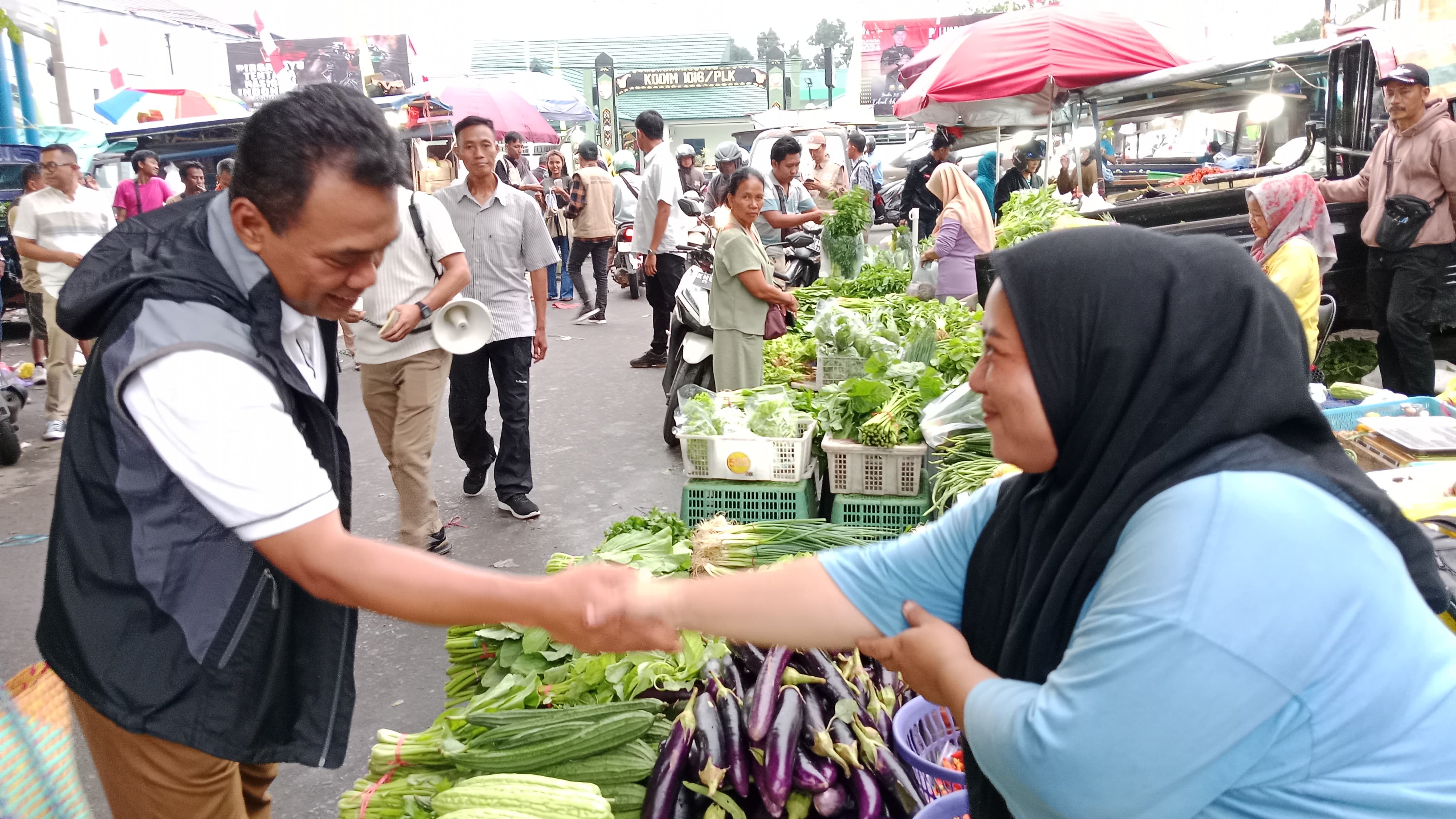 Peduli Kesejahteraan Pedagang, Achmad Zaini Cek Kondisi Pasar Besar Palangka Raya