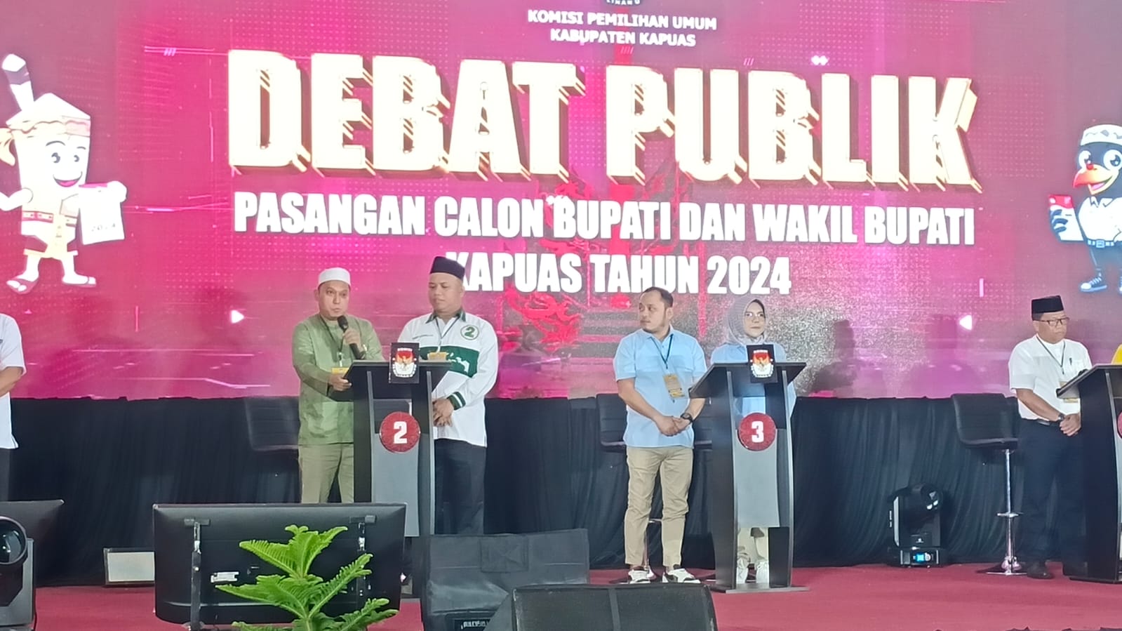 Debat Publik Kapuas: PANTAS Tawarkan BPJS Gratis dan Beasiswa Santri