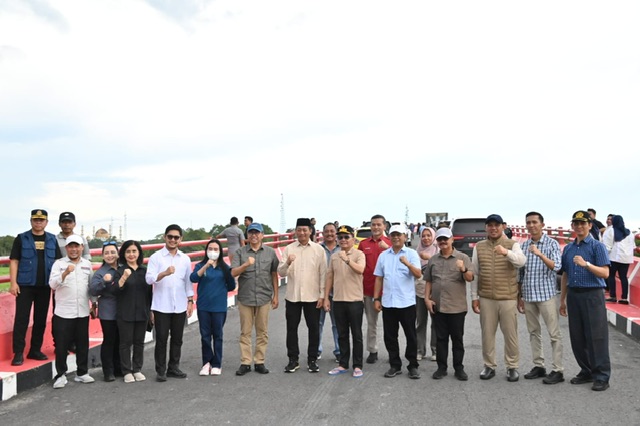 Gubernur Kalteng Tinjau Jembatan Jelai: Dorong Konektivitas Antarprovinsi