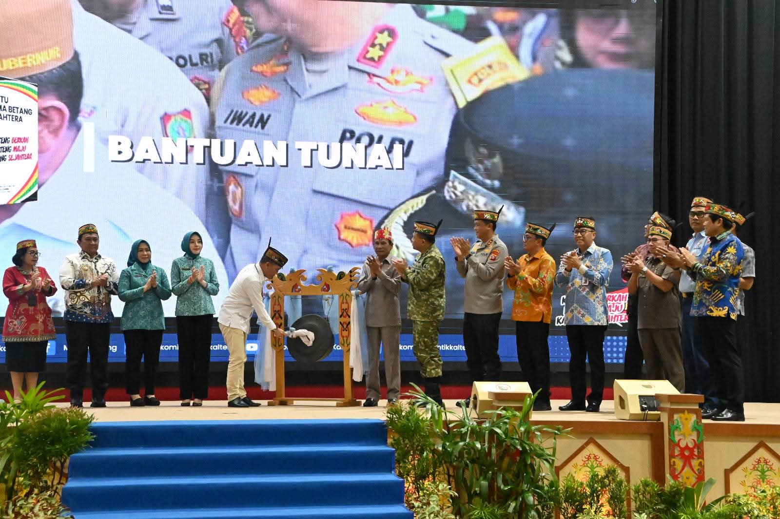 Gubernur Agustiar Sabran Resmi Luncurkan Kartu Huma Betang Sejahtera