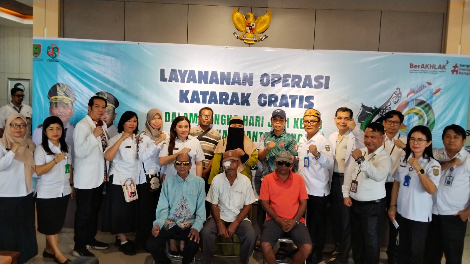 Masyarakat Terima Hadiah Operasi Katarak Gratis dari Pemprov Dalam Rangka HUT ke-69 Kalteng 