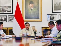 Pemerintah Percepat Hujan Buatan demi Luruhkan Abu Anak Krakatau